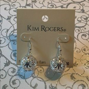 6/$20 Kim Rogers Filigree Ball drop earrings NWT